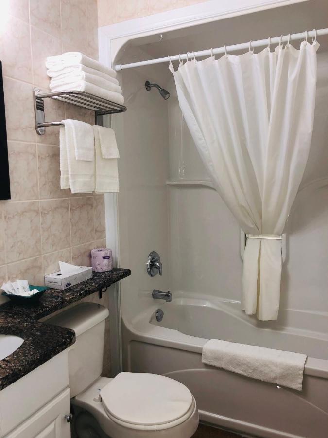 Perth Plaza Inn & Suites Εξωτερικό φωτογραφία