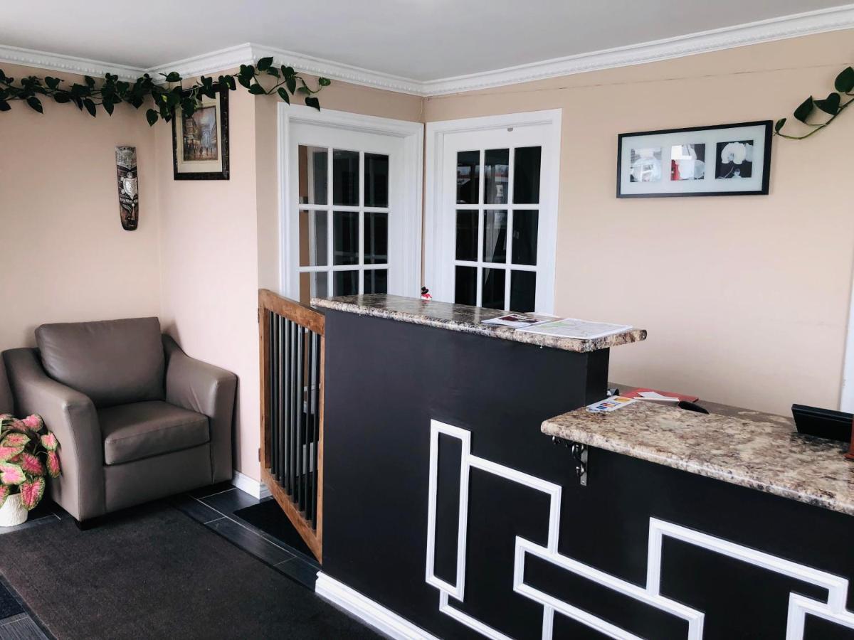 Perth Plaza Inn & Suites Εξωτερικό φωτογραφία