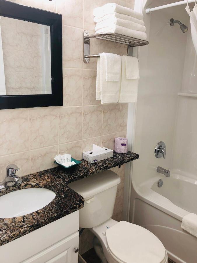 Perth Plaza Inn & Suites Εξωτερικό φωτογραφία