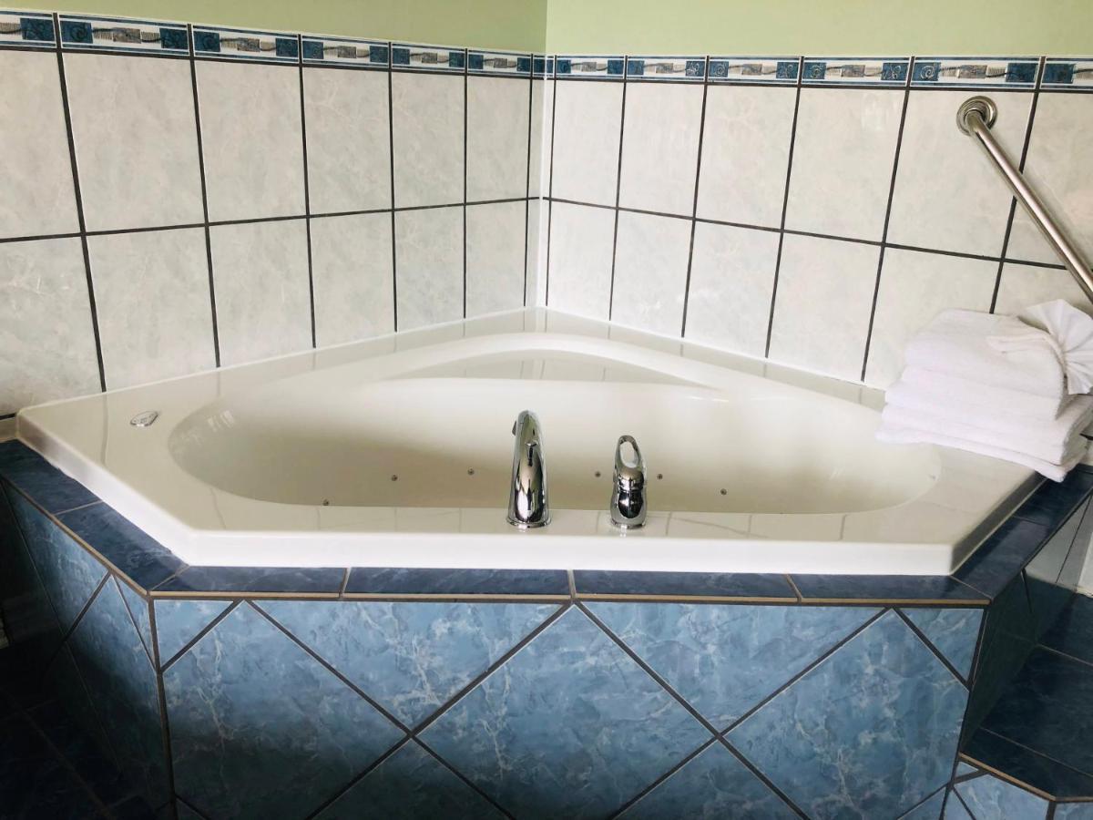 Perth Plaza Inn & Suites Εξωτερικό φωτογραφία