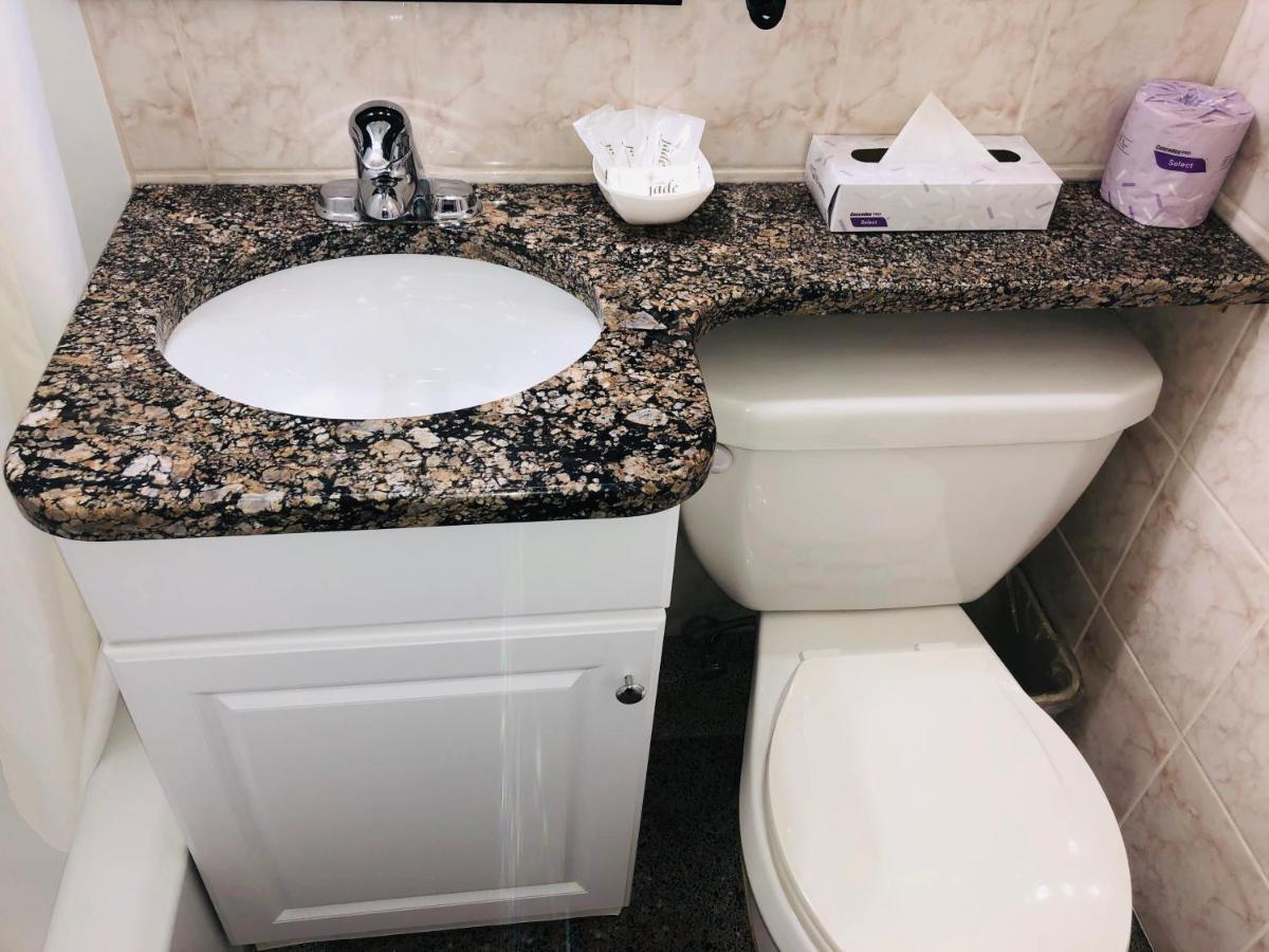 Perth Plaza Inn & Suites Εξωτερικό φωτογραφία