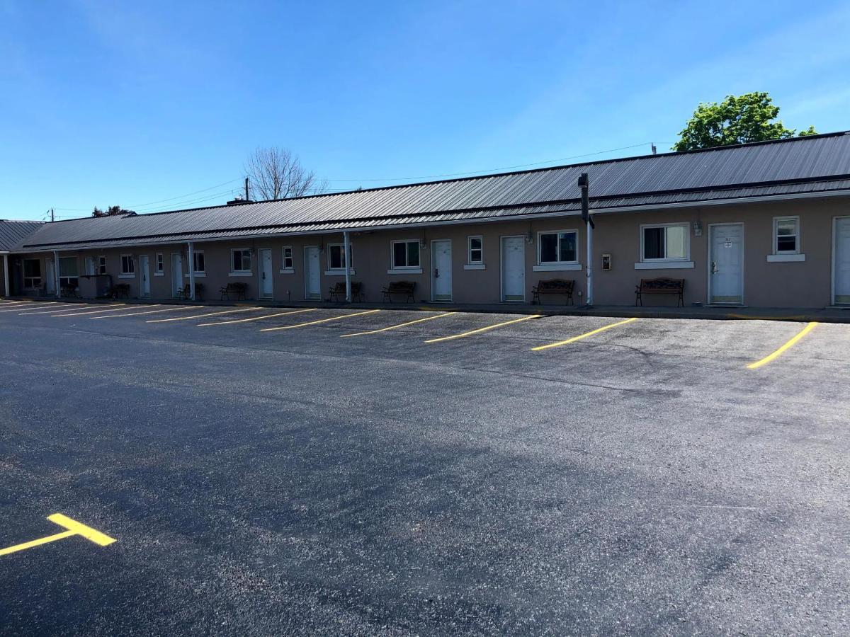 Perth Plaza Inn & Suites Εξωτερικό φωτογραφία