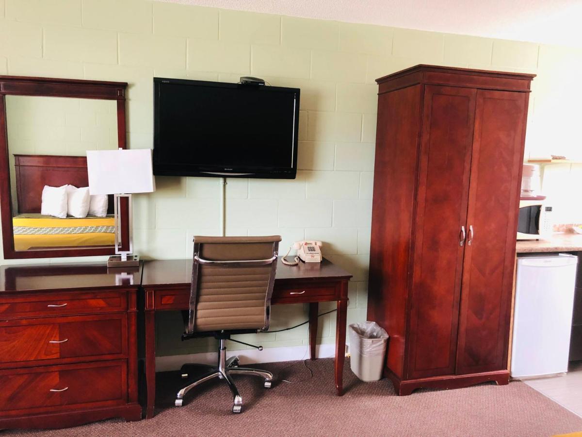 Perth Plaza Inn & Suites Εξωτερικό φωτογραφία