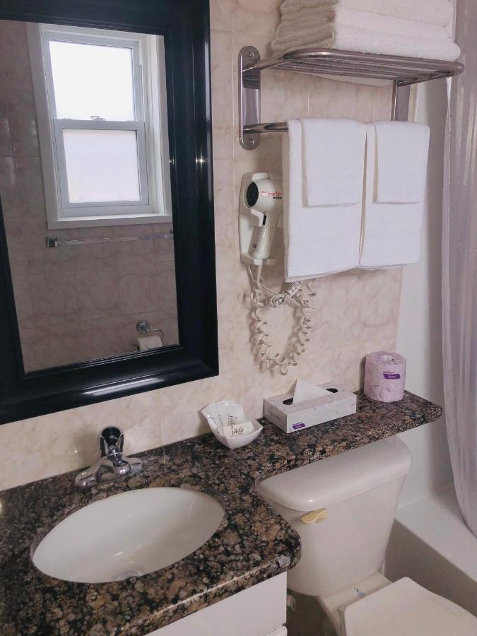 Perth Plaza Inn & Suites Εξωτερικό φωτογραφία