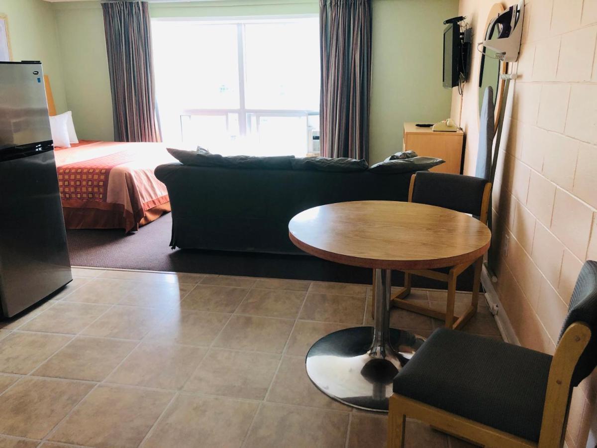 Perth Plaza Inn & Suites Εξωτερικό φωτογραφία