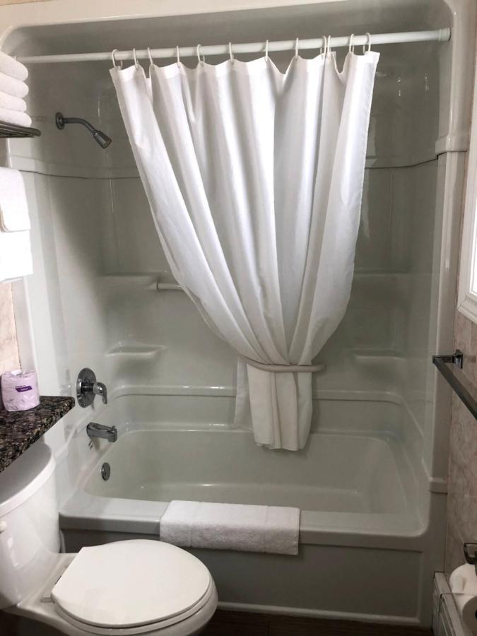 Perth Plaza Inn & Suites Εξωτερικό φωτογραφία