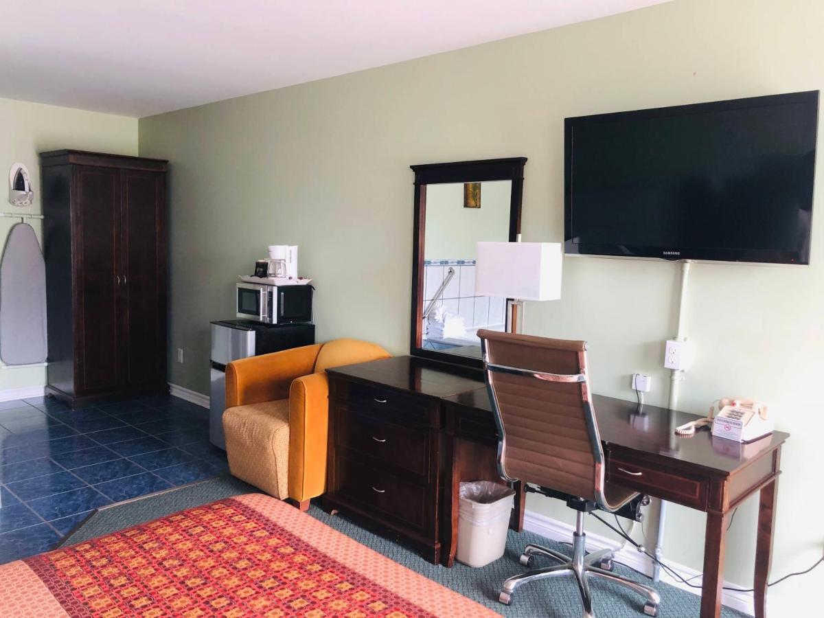 Perth Plaza Inn & Suites Εξωτερικό φωτογραφία