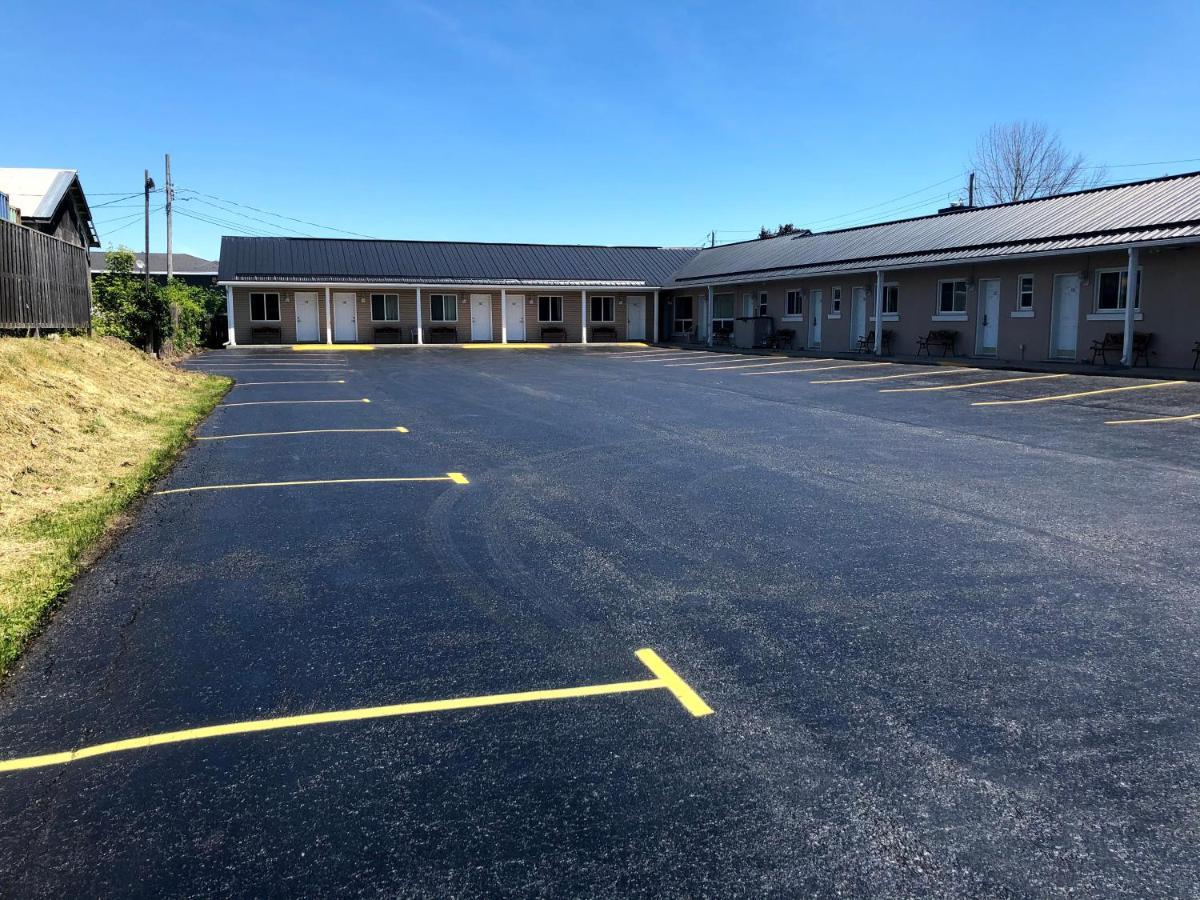 Perth Plaza Inn & Suites Εξωτερικό φωτογραφία