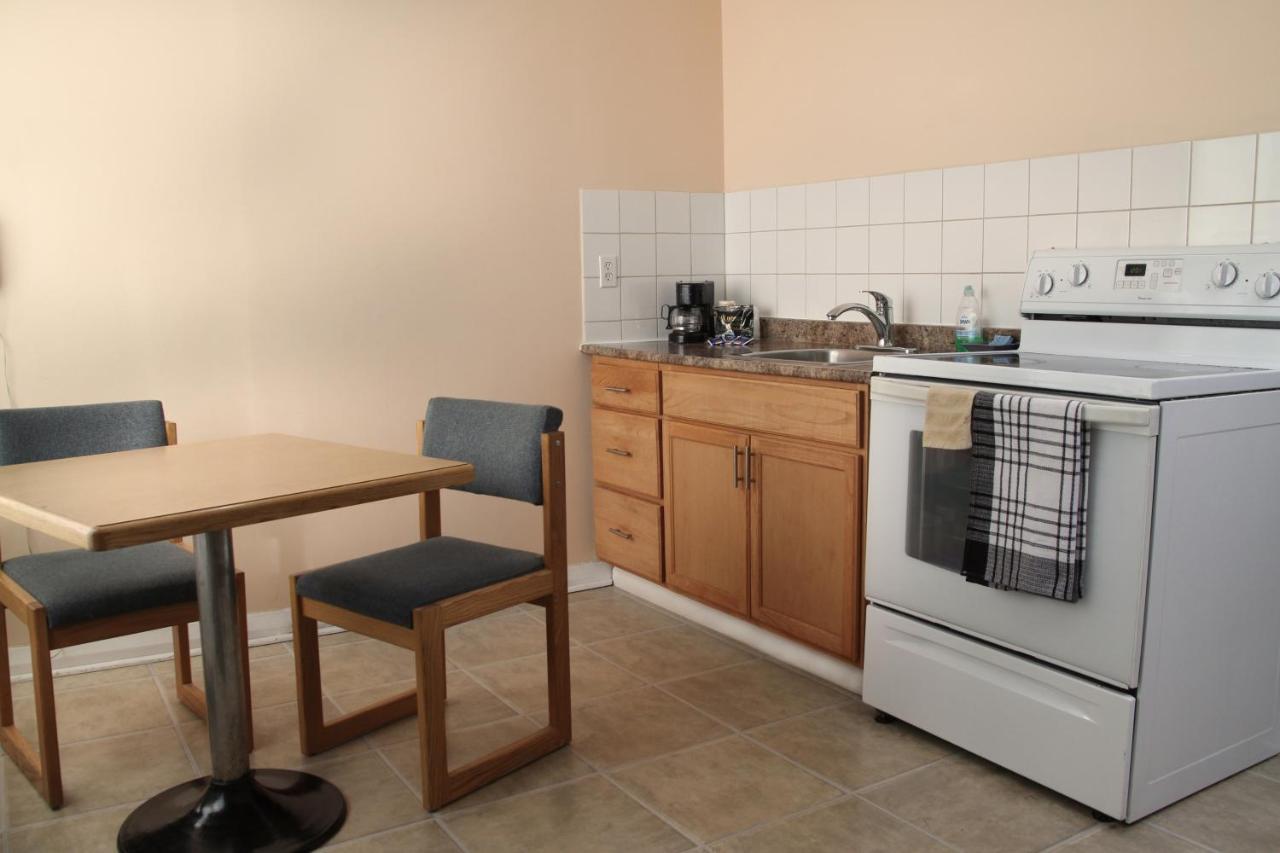 Perth Plaza Inn & Suites Εξωτερικό φωτογραφία