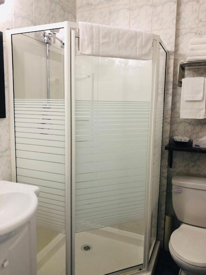 Perth Plaza Inn & Suites Εξωτερικό φωτογραφία