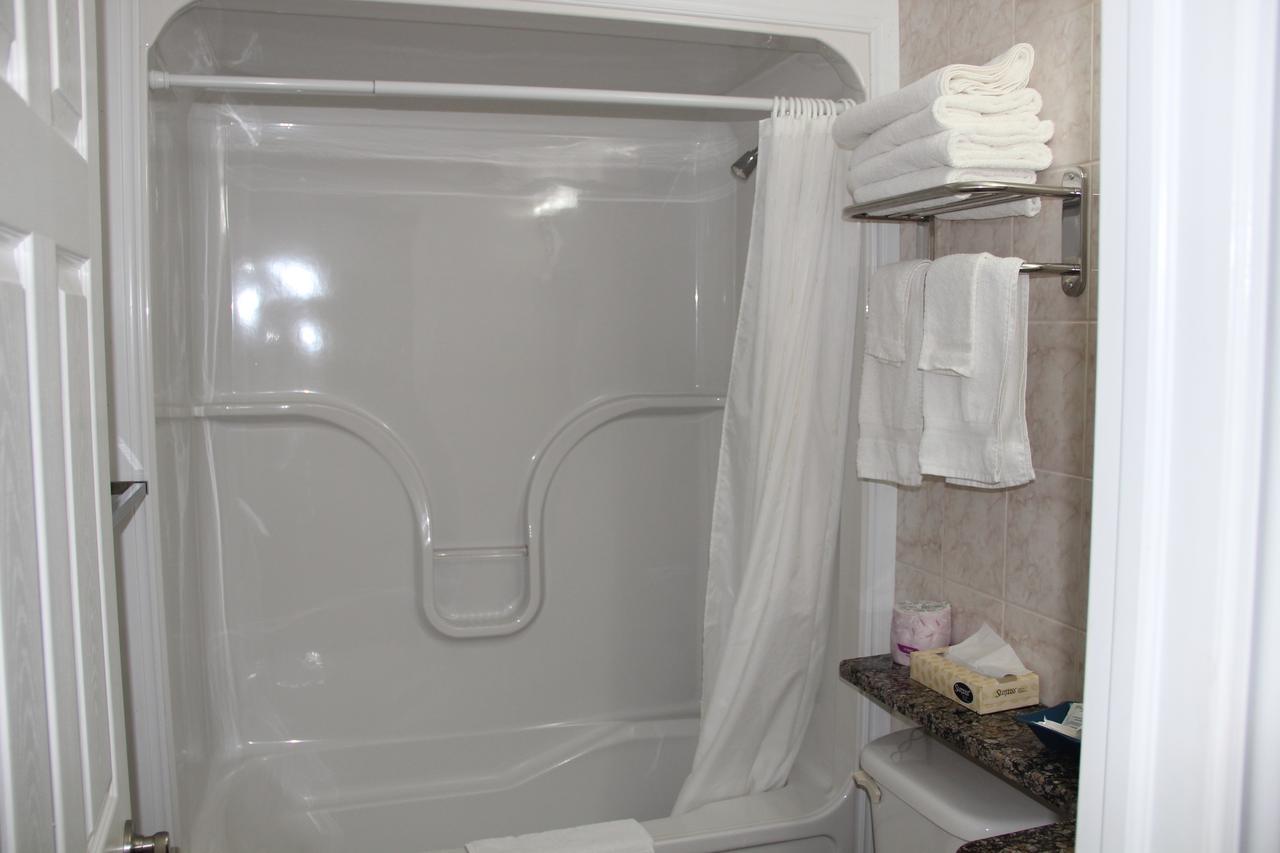 Perth Plaza Inn & Suites Εξωτερικό φωτογραφία