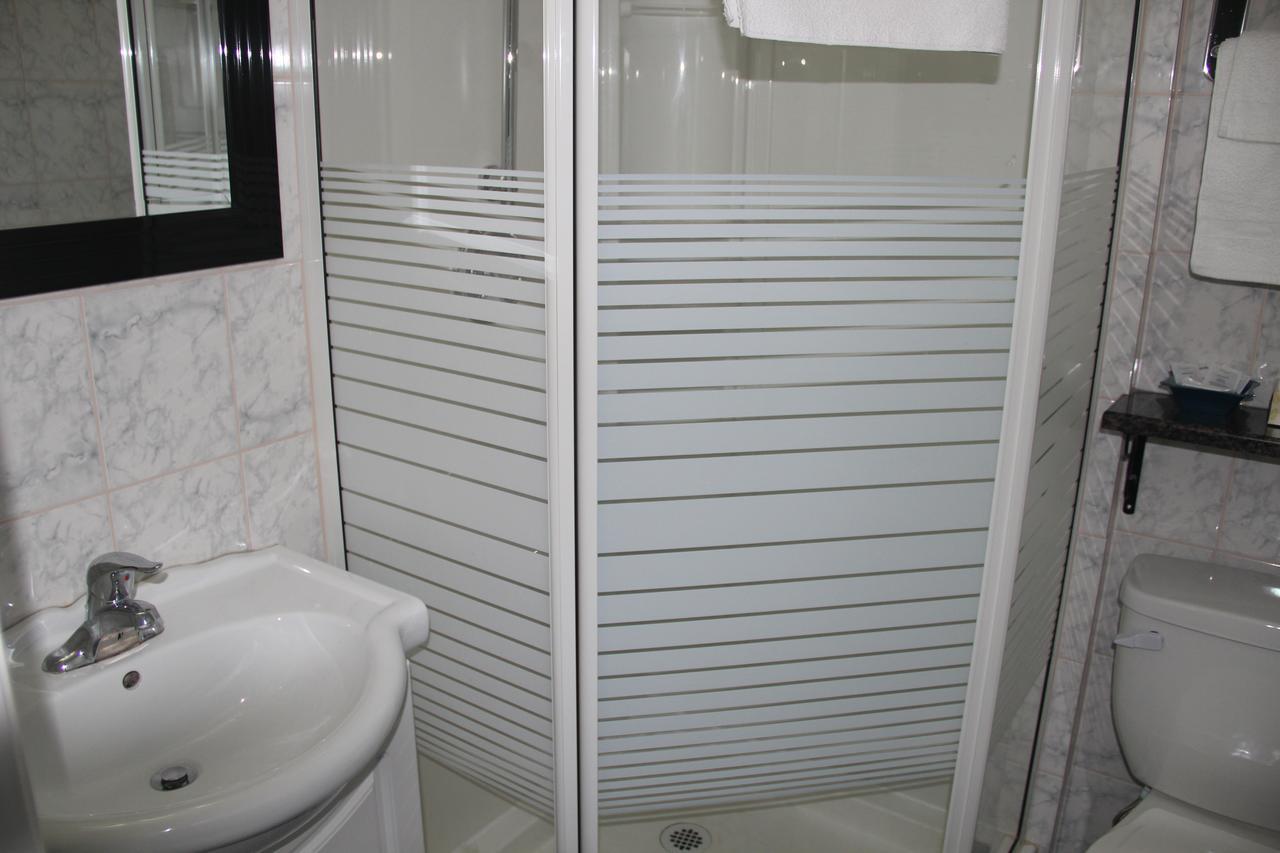 Perth Plaza Inn & Suites Εξωτερικό φωτογραφία